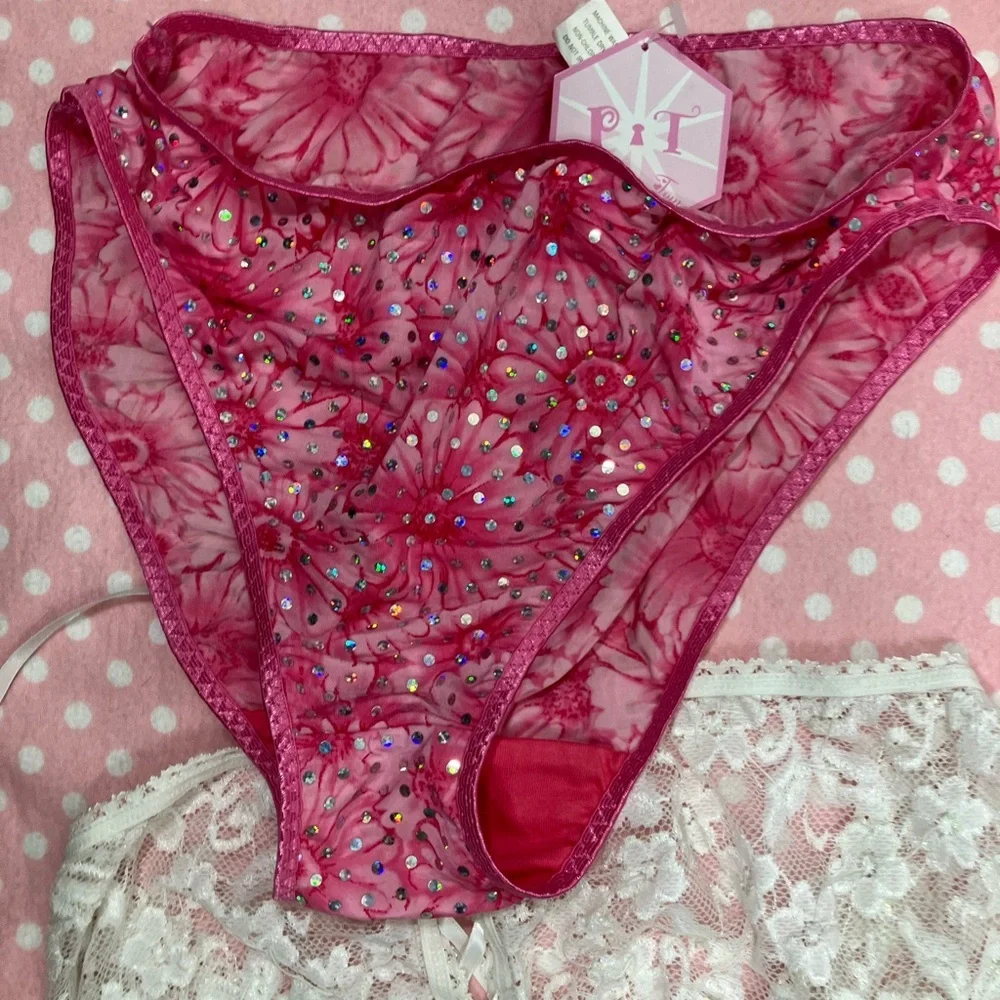 Frederick’s of Hollywood lace intimate underwear/Pink Panty L NWT